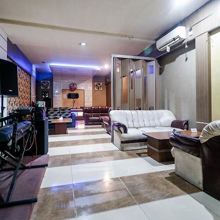 Reddoorz Plus Near Pasar Wisata Pekanbaru Kültér fotó