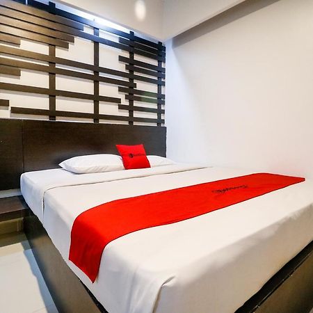 Reddoorz Plus Near Pasar Wisata Pekanbaru Kültér fotó