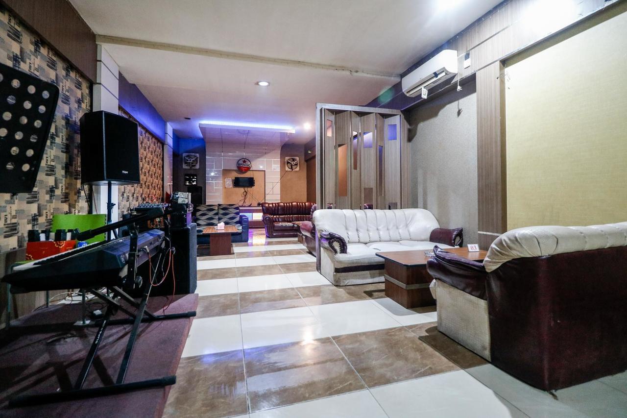 Reddoorz Plus Near Pasar Wisata Pekanbaru Kültér fotó