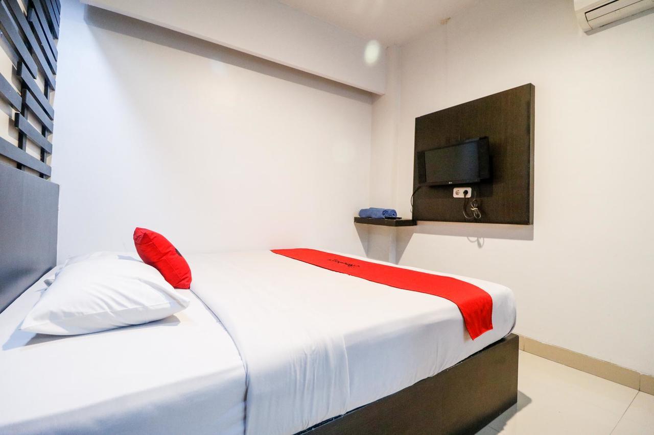 Reddoorz Plus Near Pasar Wisata Pekanbaru Kültér fotó