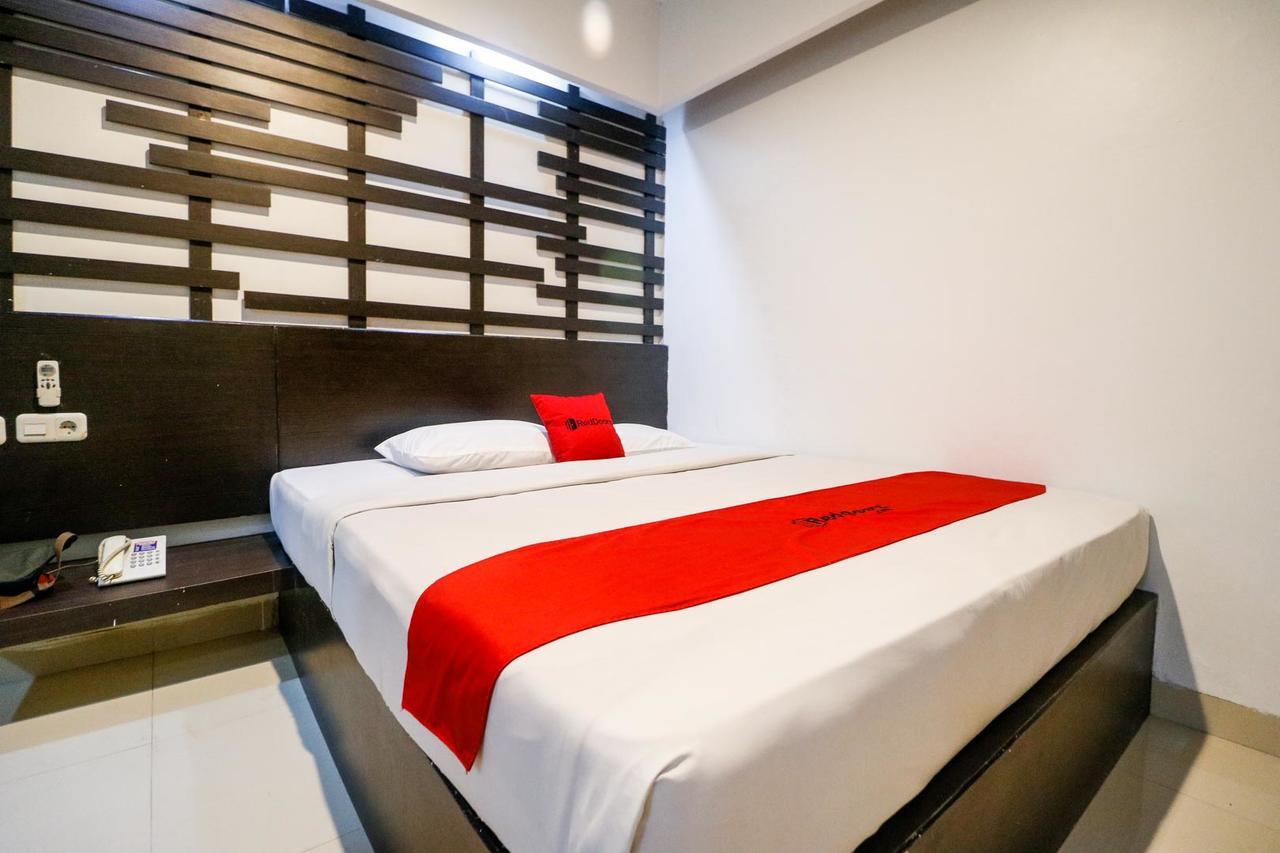 Reddoorz Plus Near Pasar Wisata Pekanbaru Kültér fotó