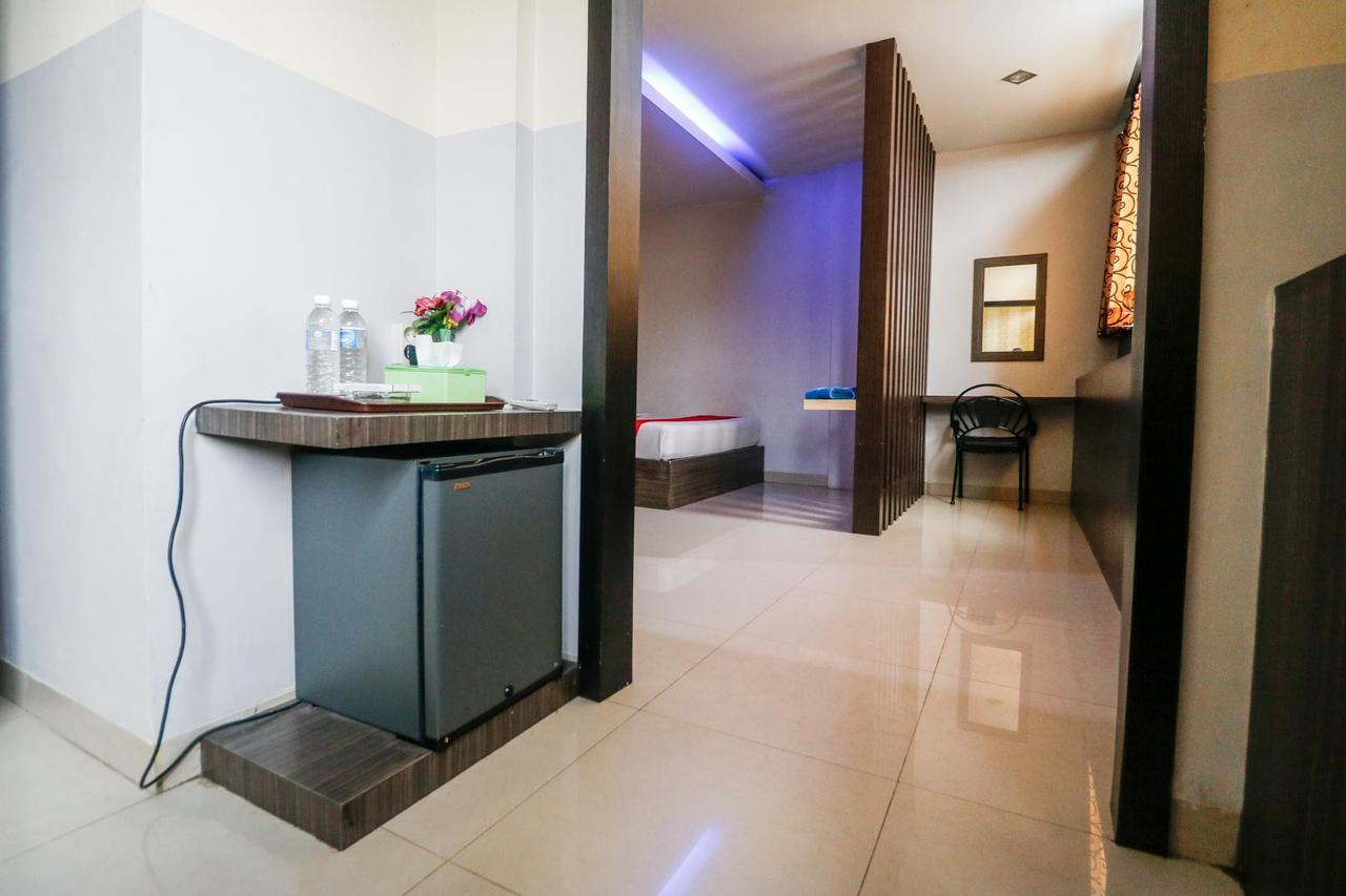 Reddoorz Plus Near Pasar Wisata Pekanbaru Kültér fotó