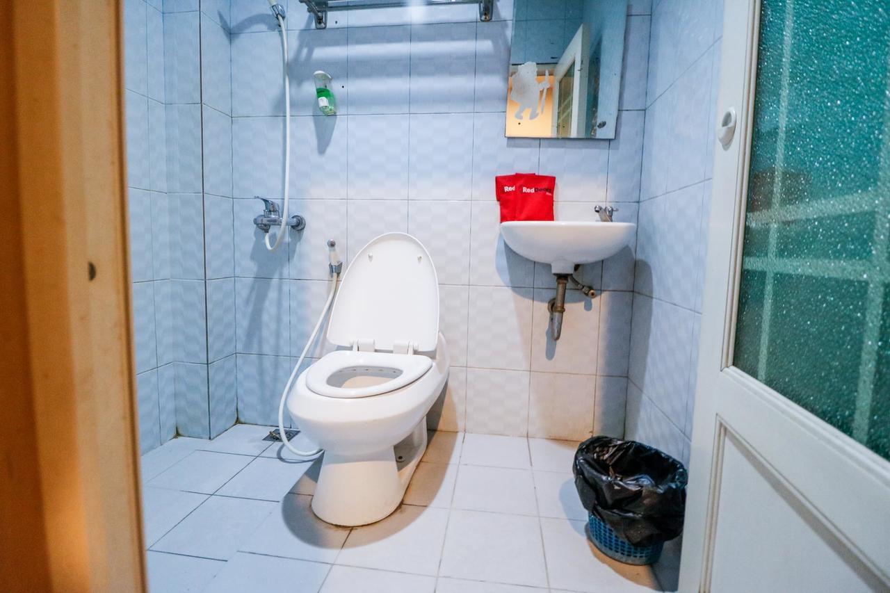 Reddoorz Plus Near Pasar Wisata Pekanbaru Kültér fotó