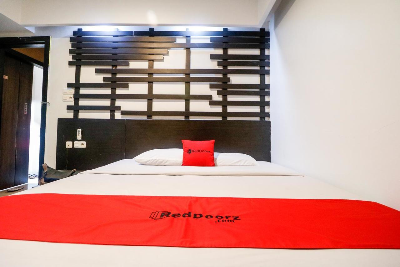 Reddoorz Plus Near Pasar Wisata Pekanbaru Kültér fotó